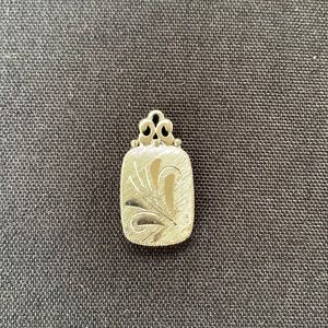 Silver metal pendent